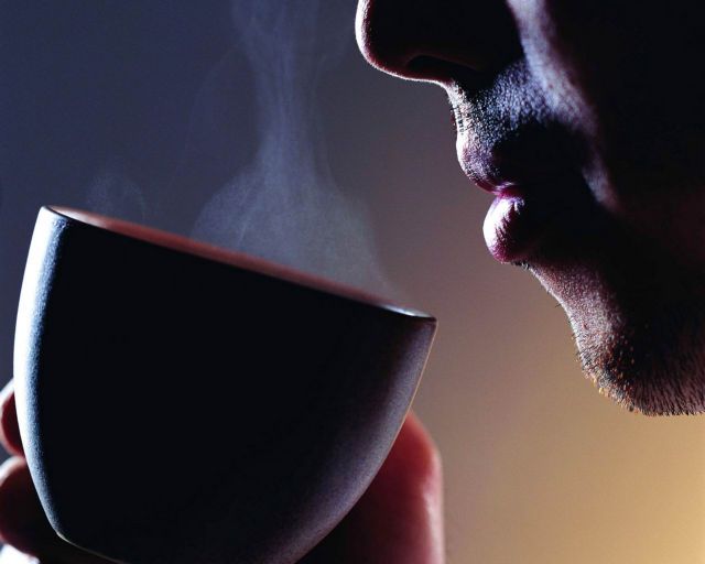 Ο δυνατός καφές χωρίς ζάχαρη προστατεύει από την τερηδόνα