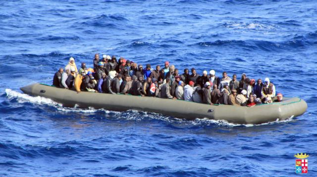 Μεγάλη κινητοποίηση στη Σικελία για τη διάσωση 2.500 μεταναστών
