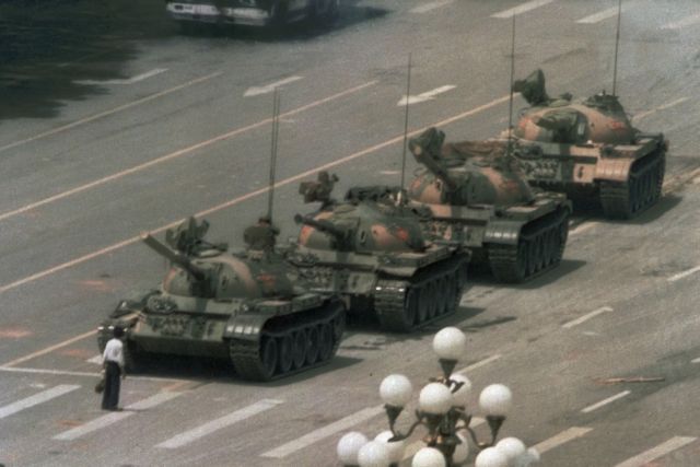 Η Κίνα υπερασπίζεται την αιματηρή καταστολή της εξέγερσης στην Τιενανμέν