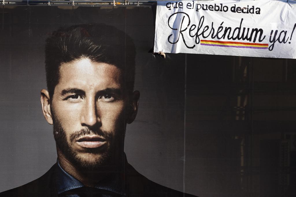 Χιλιάδες Ισπανοί βγήκαν ξανά στους δρόμους για να διαδηλώσουν κατά της μοναρχίας