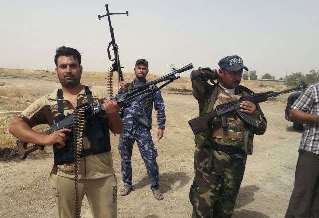 Να πολεμήσουν τους τζιχαντιστές σπεύδουν οι πολίτες του Ιράκ
