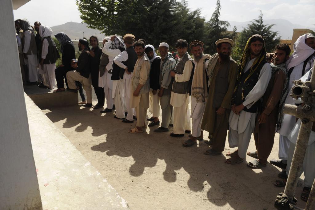 Τουλάχιστον 106 νεκροί σε επιθέσεις κατά τον δεύτερο γύρο των εκλογών στο Αφγανιστάν