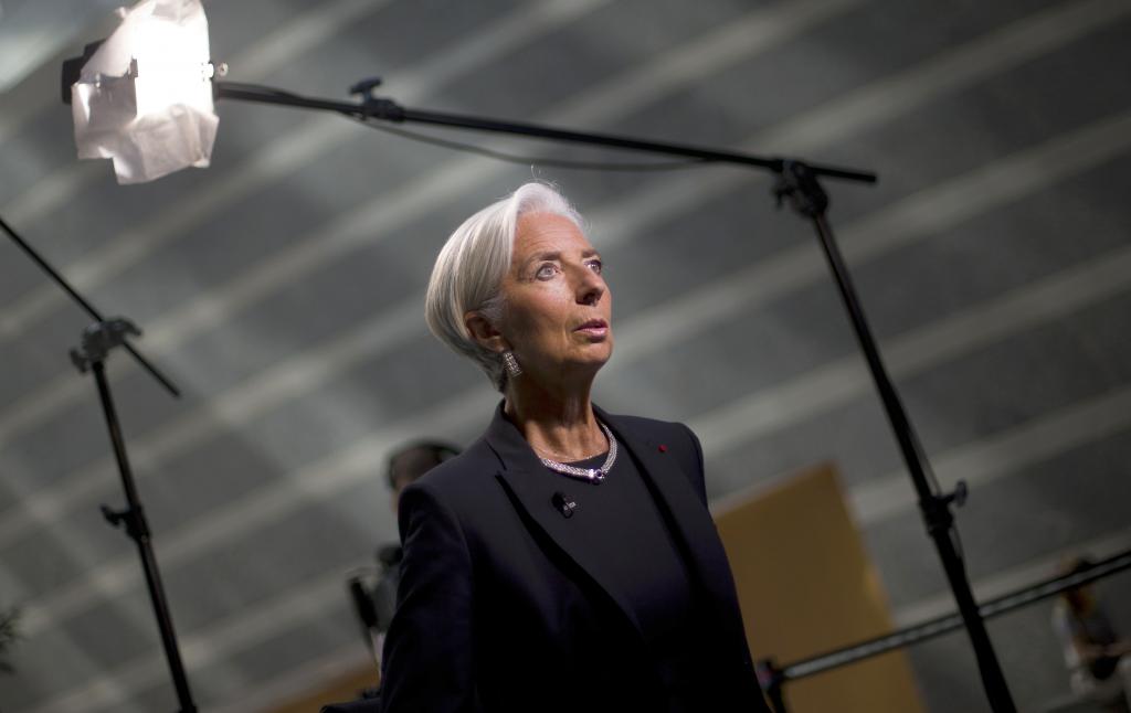 Κριστίν Λαγκάρντ: «Πρέπει να πέσω στα γόνατα για τα λάθη του ΔΝΤ;»