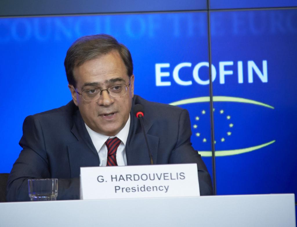 Χαρδούβελης στο Ecofin: «Οι πολίτες ξέρουν ότι δεν έχει πια δωρεάν γεύμα»