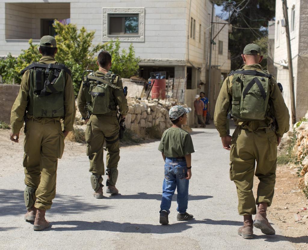 Τουλάχιστον 360 Παλαιστίνιους έχει συλλάβει ο ισραηλινός στρατός τις τελευταίες μέρες