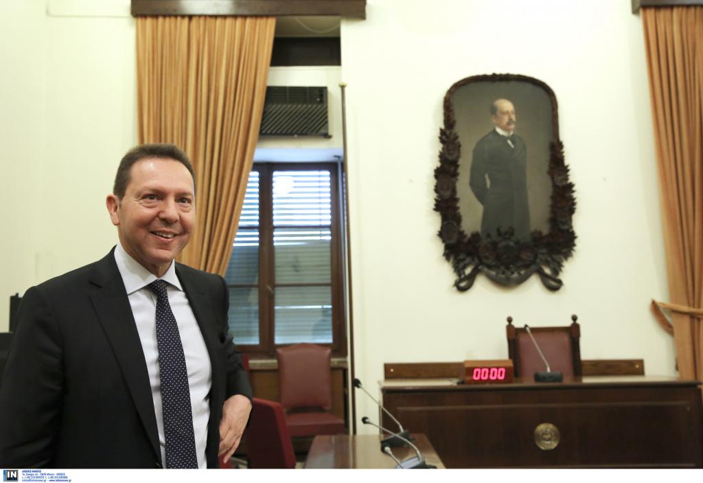 Ορκίστηκε νέος διοικητής της Τράπεζας της Ελλάδας ο Γιάννης Στουρνάρας