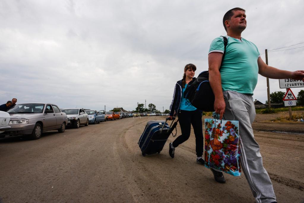 Ουκρανία: Χιλιάδες άνθρωποι εκτοπίζονται από τα ανατολικά της χώρας