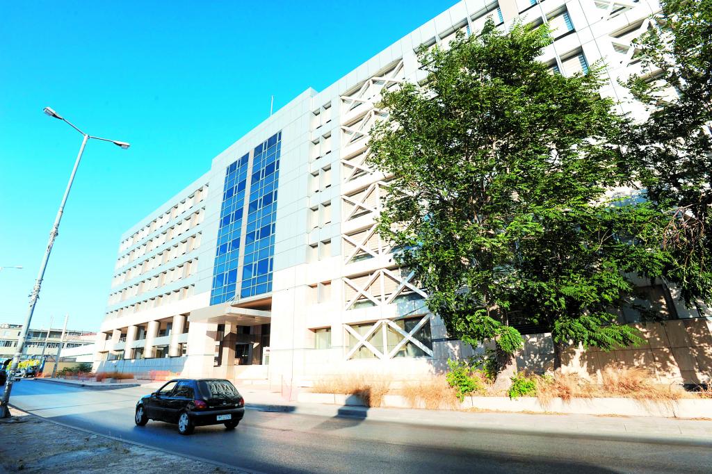 Αποχή από τα καθήκοντά τους αποφάσισαν οι δικηγόροι του Πειραιά