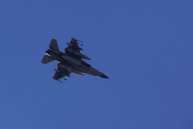 Λιβύη: Πολεμικό αεροσκάφος συνετρίβη στη Βεγγάζη