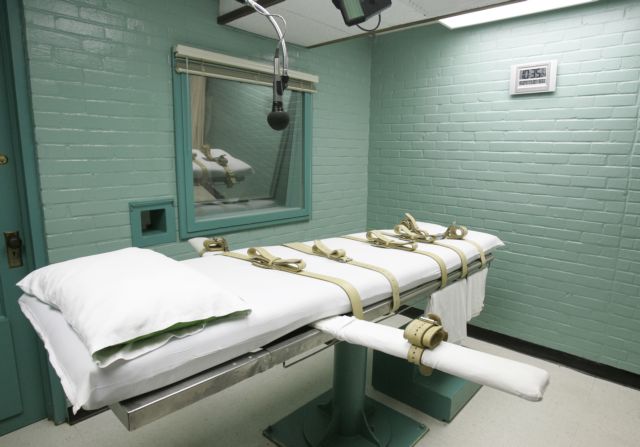 Γκιλοτίνα και εκτελεστικό απόσπασμα αντί θανατηφόρας ένεσης, προτείνει αμερικανός δικαστής
