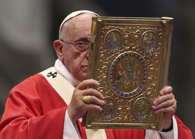 «Μερική διάψευση» από το Βατικανό για τις δηλώσεις του Πάπα Φραγκίσκου περί παιδόφιλων ιερέων