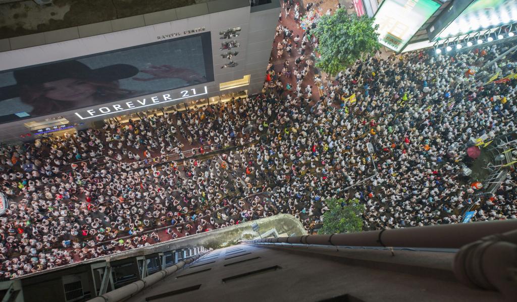 Μισό εκατομμύριο κάτοικοι του Χονγκ Κονγκ διαδήλωσαν ζητώντας περισσότερη δημοκρατιά