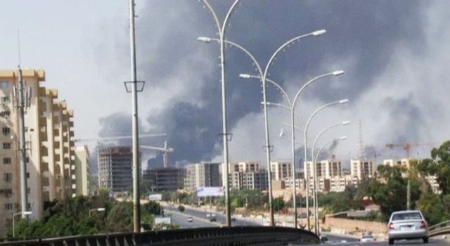 Λιβύη: Εκρήξεις και συγκρούσεις στο αεροδρόμιο της Τρίπολης
