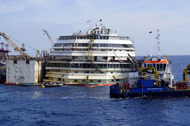 Ιταλία: Ξεκίνησε η επιχείρηση ανέλκυσης του κρουαζιερόπλοιου Costa Concordia