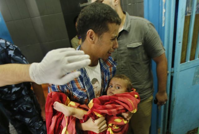 Εντείνεται η ισραηλινή επιχείρηση στη Γάζα, πάνω από 400 νεκροί