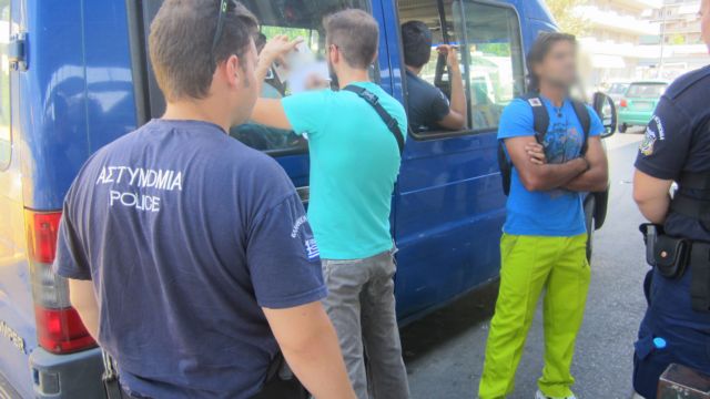 Νέα «σκούπα» στην Αθήνα για παρεμπόριο-παράνομη μετανάστευση
