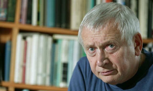 Γράψε το καταραμένο βιβλίο!