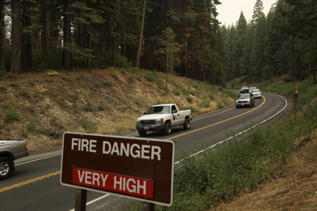 ΗΠΑ: Υπό μερικό έλεγχο η πυρκαγιά στο Εθνικό Πάρκο Γιοσέμιτ στην Καλιφόρνια