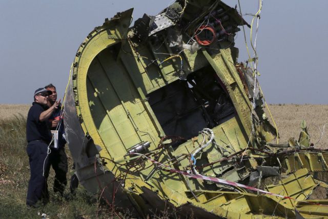 Ουκρανία: Κι άλλες σοροί περισυνελέγησαν στον τόπο συντριβής της πτήσης MH-17