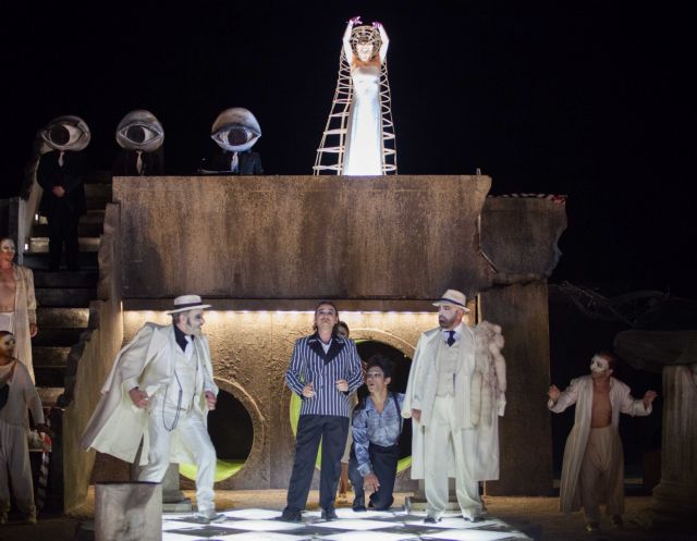 Επίδαυρος: Οι «Βάτραχοι» του Αριστοφάνη με Σεφέρη, Δημουλά και 20.000 θεατές