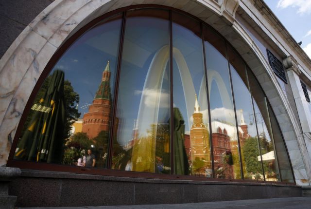 Αλλα τρία McDonalds κλείνει προσωρινά η Ρωσία