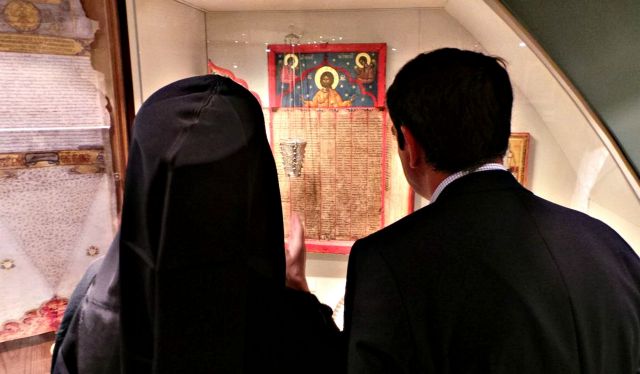 Ο «σεβαστικός» πρόεδρος και η αγιορείτικη χημεία