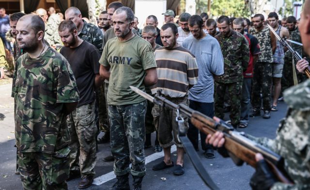 Σφοδρή κόντρα Δύσης – Ρωσίας για την «παρέλαση» ουκρανών αιχμαλώτων στο Ντονέτσκ