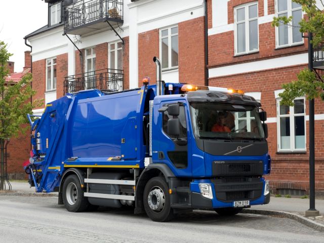 Volvo FE CNG: To απορριμματοφόρο φορτηγό που φουλάρει με αέριο μεθάνιο