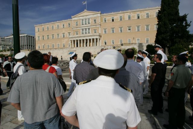 Συγκέντρωση διαμαρτυρίας των λιμενικών την Τετάρτη στην Αθήνα