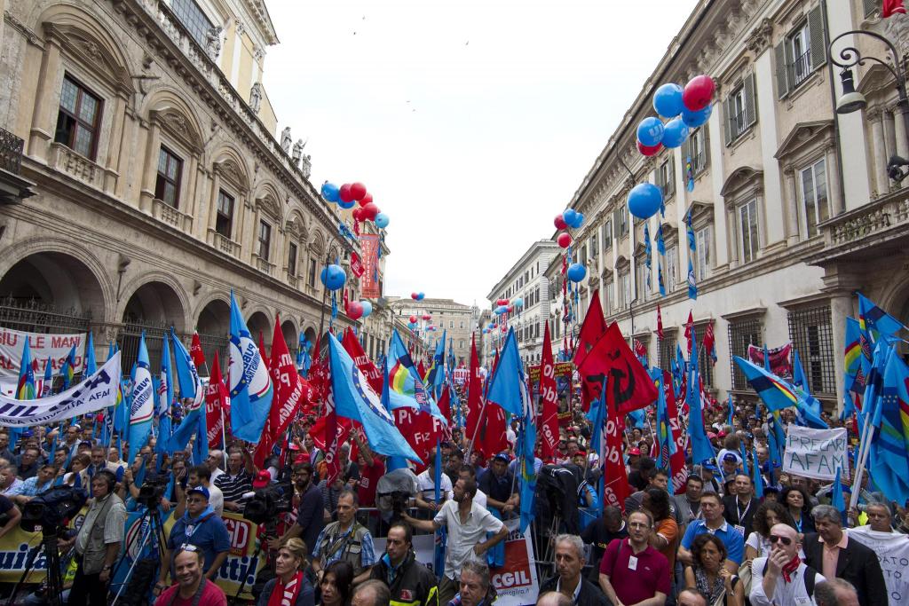 Για νοσταλγό της Θάτσερ κατηγορούν τον Ρέντσι τα ιταλικά συνδικάτα