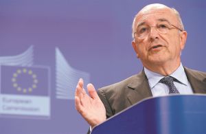 «Δεν είναι ρεαλιστική η διαγραφή χρεών»