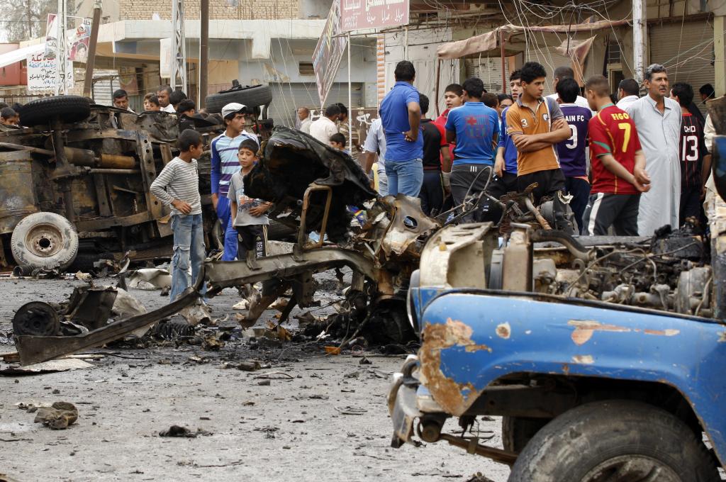 Τουλάχιστον 25 νεκροί από εκρήξεις παγιδευμένων αυτοκινήτων στη Βαγδάτη