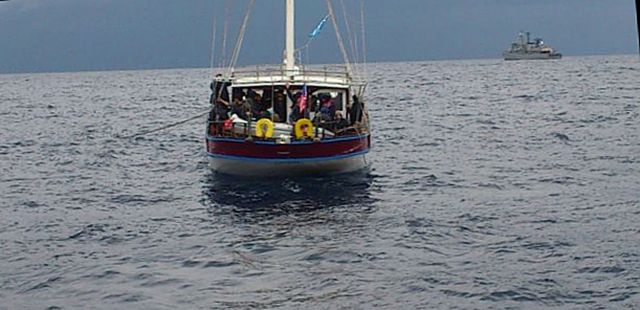 Συνέλαβαν τέσσερις διακινητές μεταναστών σε Ρόδο – Χίο