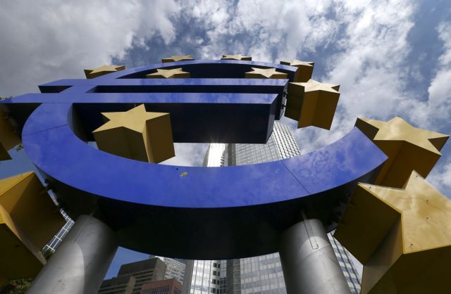 Δεν βλέπει κίνδυνο αποπληθωρισμού στην ευρωζώνη η EKT