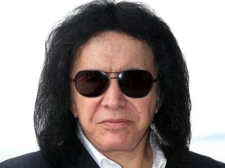 «Το ροκ δολοφονήθηκε» δήλωσε ο Τζιν Σίμονς, ο μπασίστας των Kiss