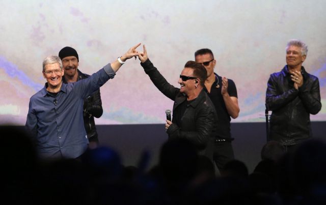 Οι U2 προσφέρουν το νέο τους άλμπουμ μέσω της Apple