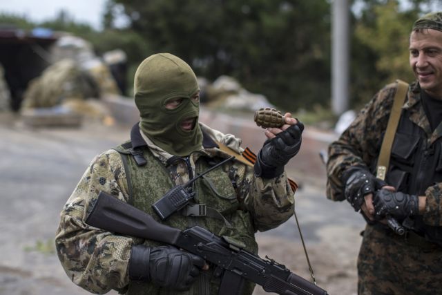 Οι αντάρτες έχουν επεκτείνει τον έλεγχό τους από τα σύνορα μέχρι την Αζοφική Θάλασσα, λέει το Κίεβο