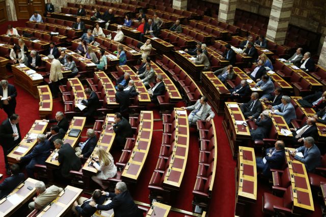 Βουλή: Κυρώθηκαν οι συμβάσεις για εκμετάλλευση υδρογονανθράκων στη δυτική Ελλάδα