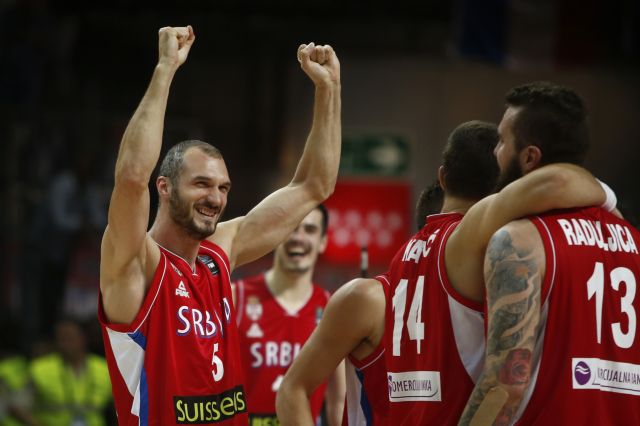 Μουντομπάσκετ: Η Σερβία νίκησε 90-85 τη Γαλλία και προκρίθηκε στον τελικό