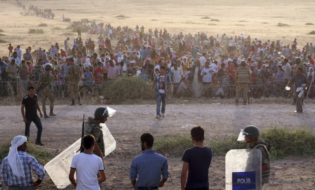 Η Τουρκία άνοιξε τα σύνορά της για 1.000 κούρδους πρόσφυγες από τη Συρία
