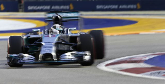 Φόρμουλα 1: Η έκτη pole position της σεζόν για τον Χάμιλτον στη Σιγκαπούρη