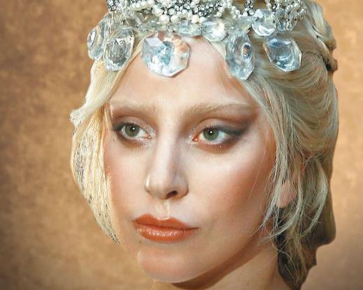 Lady Gaga: Εκανε παρεό τη γαλανόλευκη