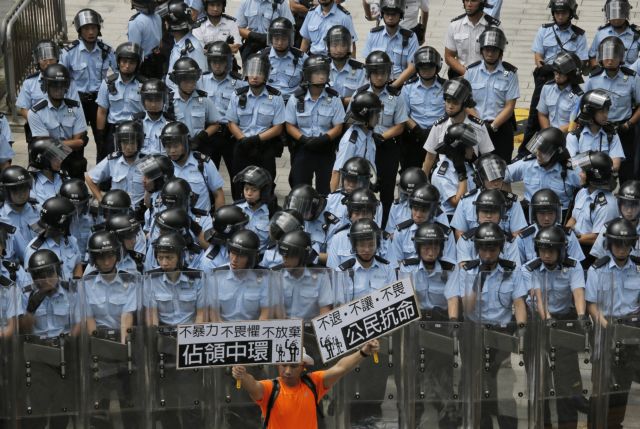 Συλλήψεις και ένταση στο Χονγκ Κονγκ στις διαδηλώσεις του Occupy Central