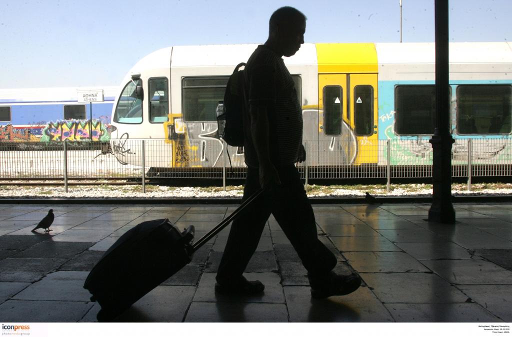 Tις λιγότερες μετακινήσεις με τρένο, από όλους τους πολίτες της ΕΕ, κάνουν οι Ελληνες