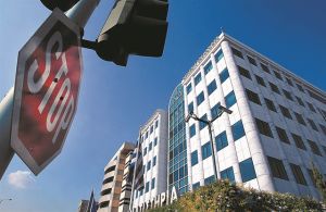 Ενεργειακές πιέσεις «γύρισαν» το Χρηματιστήριο Αθηνών