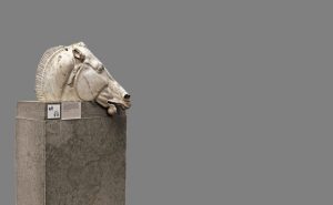 Τα Γλυπτά, ο Στάρμερ και η Ελλάδα