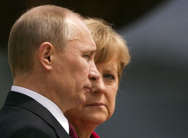 Η Ανγκελα Μέρκελ ζητεί από τον Πούτιν να συγκρατήσει τους φιλορώσους αυτονομιστές