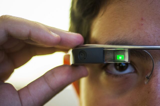 «Υποπτα» για εθισμό τα Google Glass – Αμερικανός νοσηλεύτηκε με συμπτώματα εξάρτησης