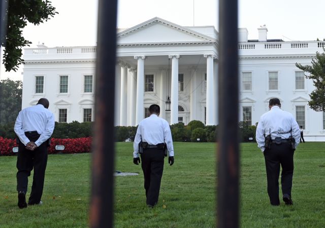 Λευκός Οίκος: Να μας πουν οι μυστικές υπηρεσίες πώς παραβιάστηκε η ασφάλεια του προέδρου