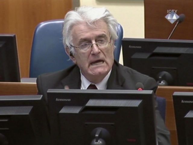 Ο Κάρατζιτς αγνοούσε τα πάντα για τη σφαγή της Σρεμπρένιτσα, λέει ο δικηγόρος του